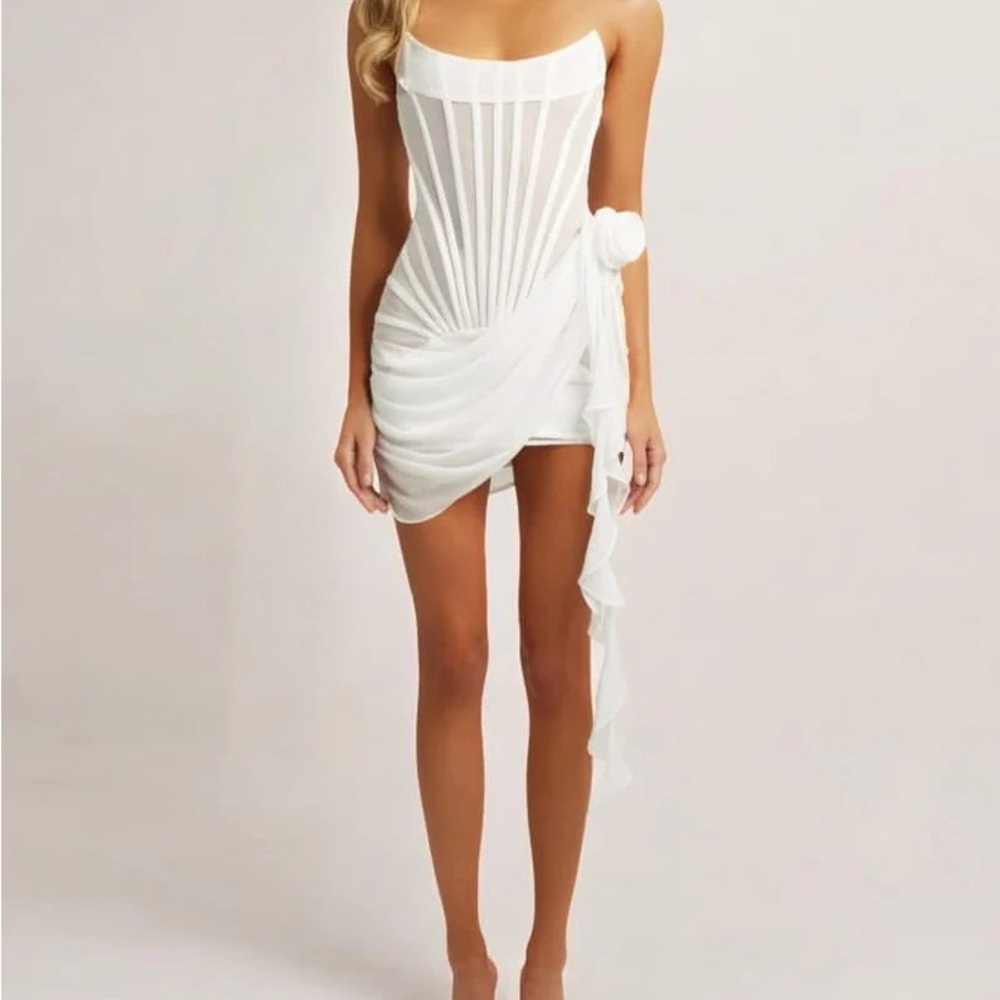 Elegant White Mini Dress